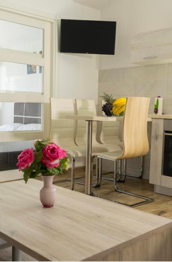 Franovic Apartments Тиват Екстериор снимка