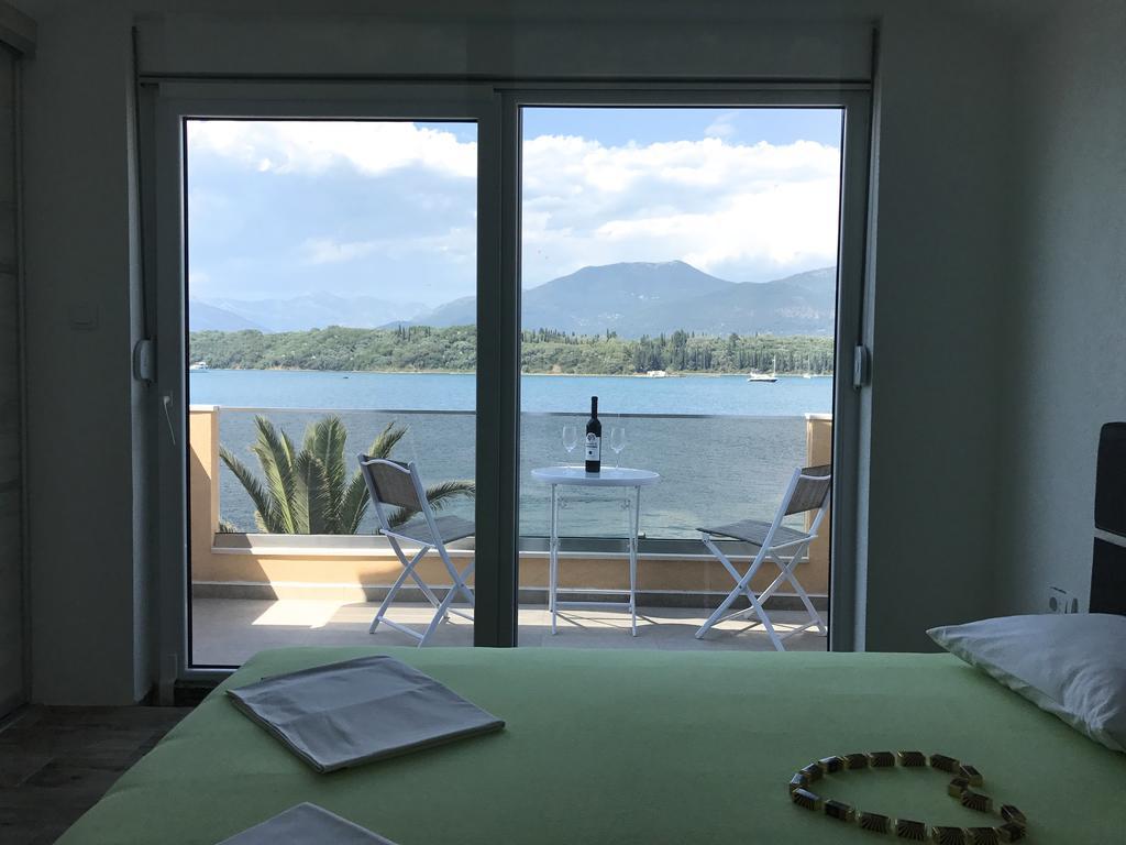 Franovic Apartments Тиват Екстериор снимка