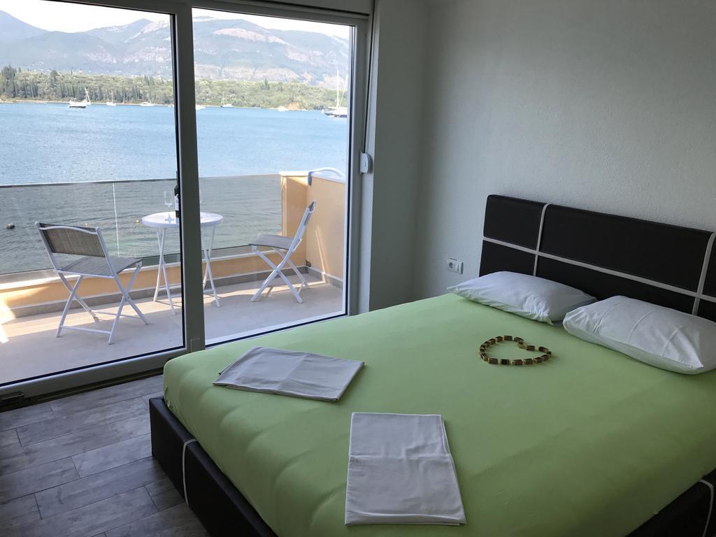 Franovic Apartments Тиват Екстериор снимка