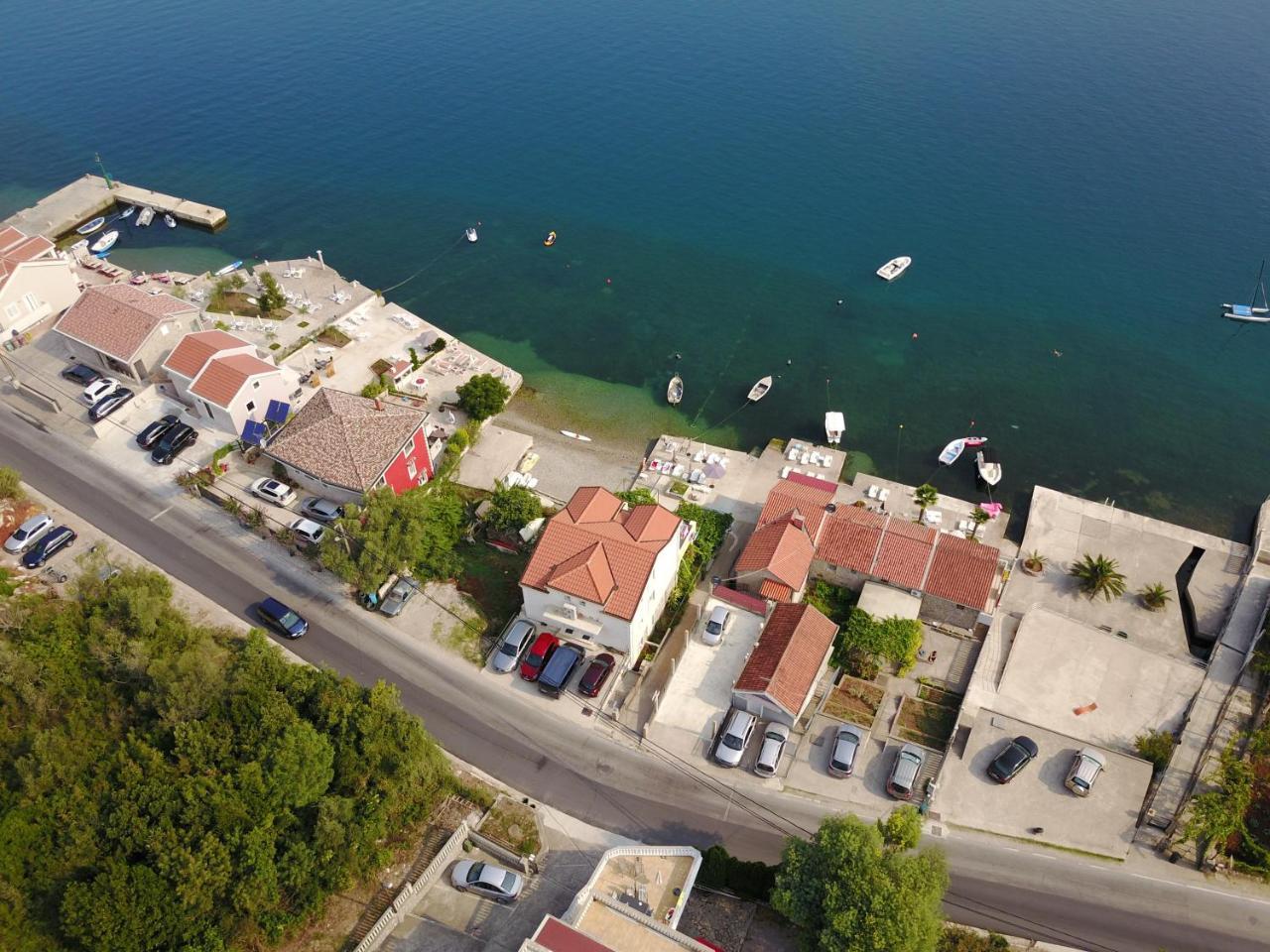Franovic Apartments Тиват Екстериор снимка