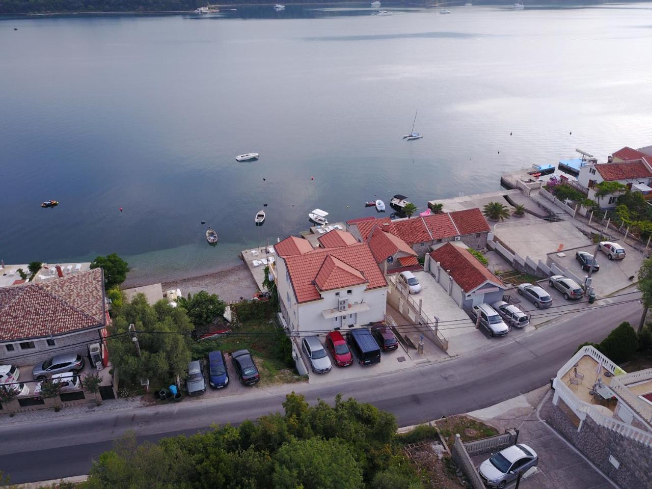 Franovic Apartments Тиват Екстериор снимка